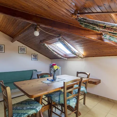 Appartement Mansarda Della Zia By Interhome